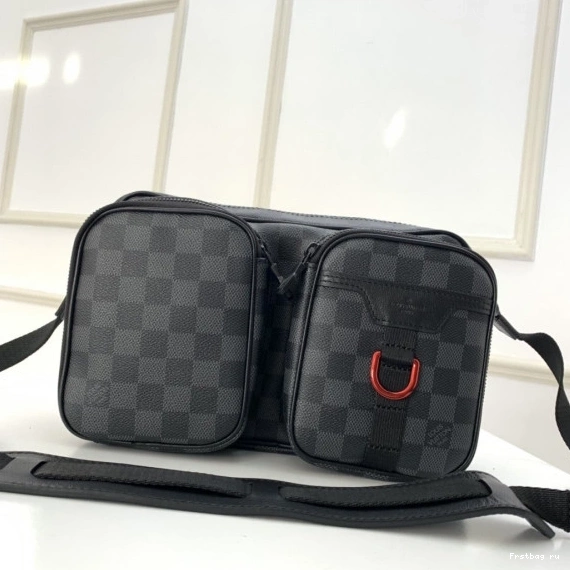 First bag ru MESSENGER LOUIS VUITTON BAG UTILITY 0815